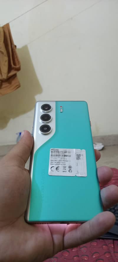 Tecno CAMON 40 Pro