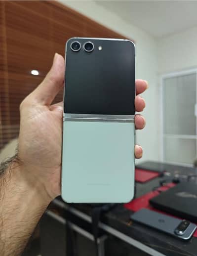 Samsung Mobile Z Flip 5