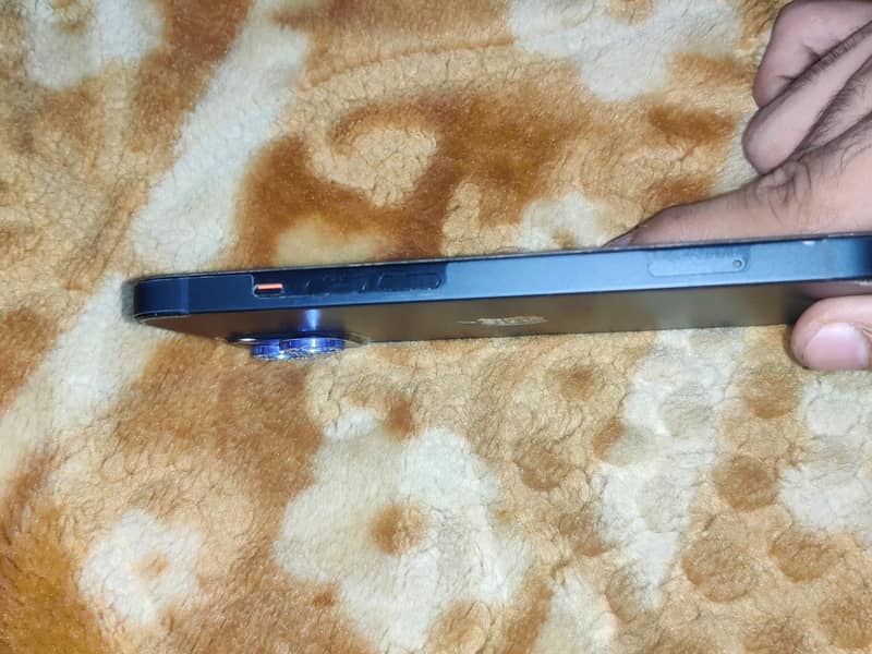 Apple iPhone 13 3