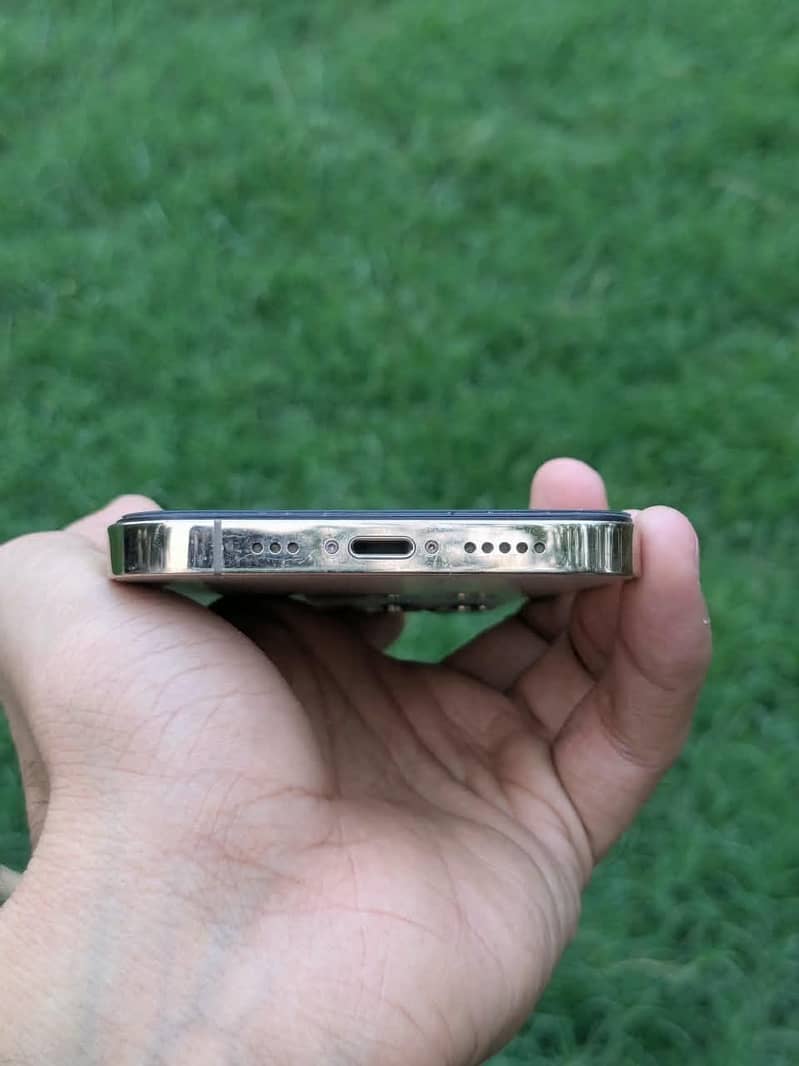 Mobile 3