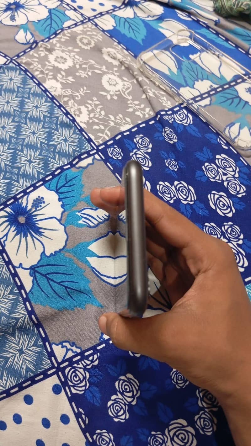 Apple iPhone 11 2