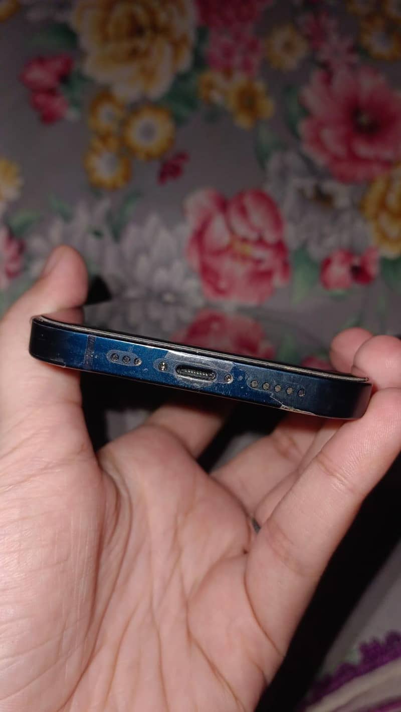 Apple iPhone 13 1
