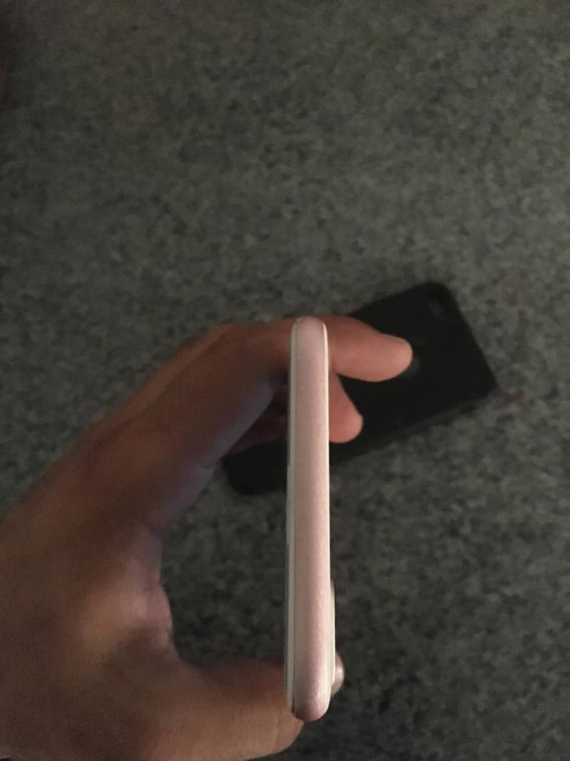 Apple iPhone 7 Plus 4