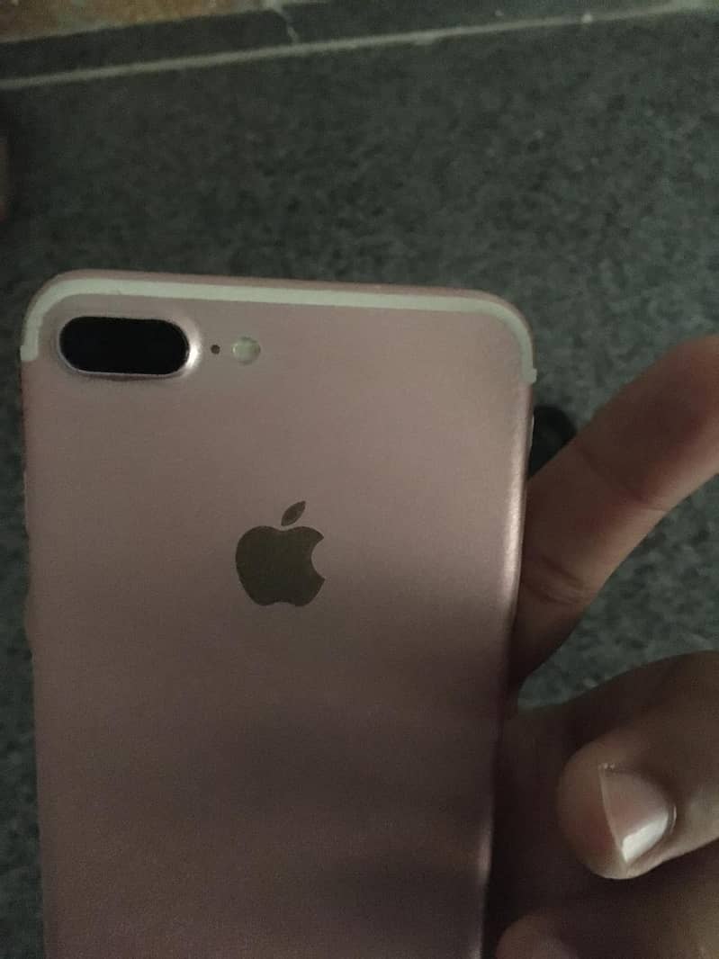 Apple iPhone 7 Plus 8