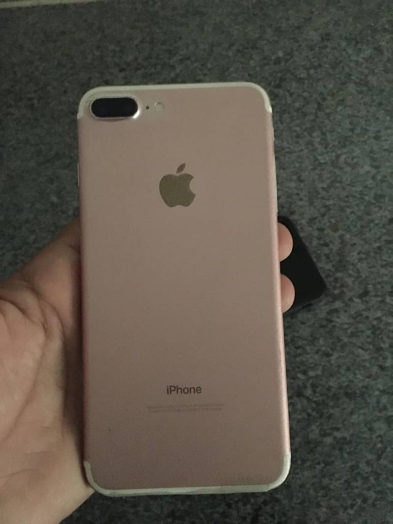 Apple iPhone 7 Plus 9