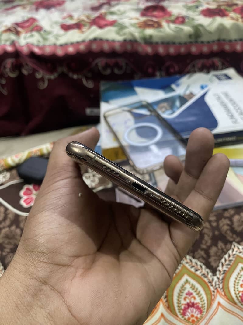 Apple iPhone 11 Pro Max 3