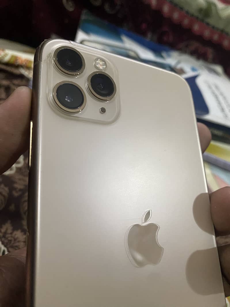 Apple iPhone 11 Pro Max 8