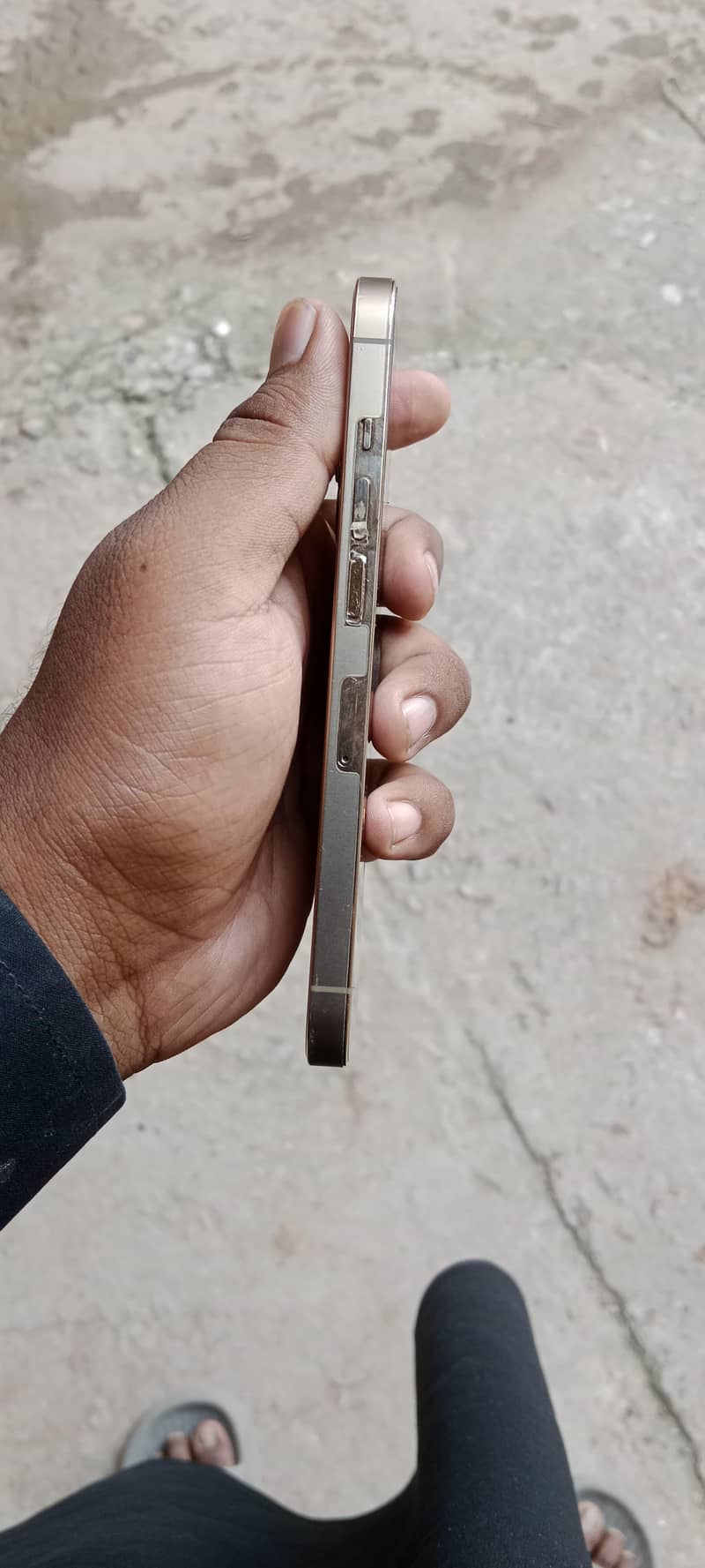 iPhone 13 Pro 4