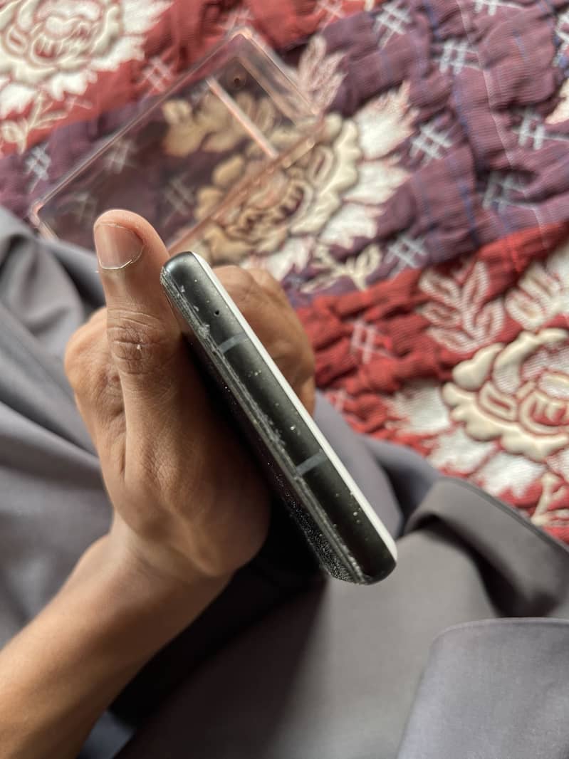 Google Pixel 6a 5