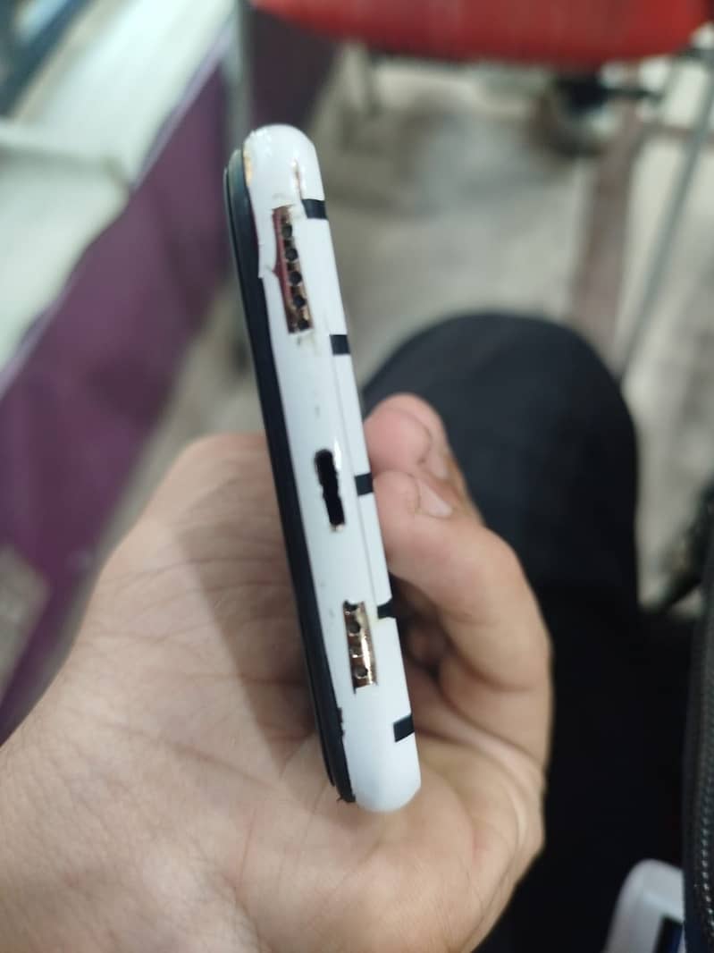 Apple iPhone 11 Pro Max 5
