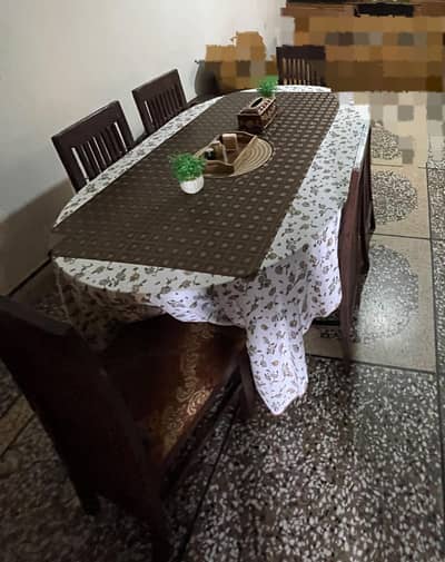 Dining table for sale
