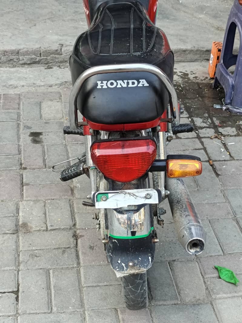 Honda CD70 3