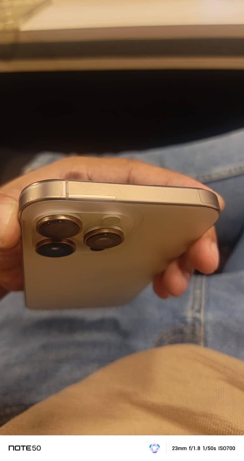 Apple iPhone 16 Pro Max 2