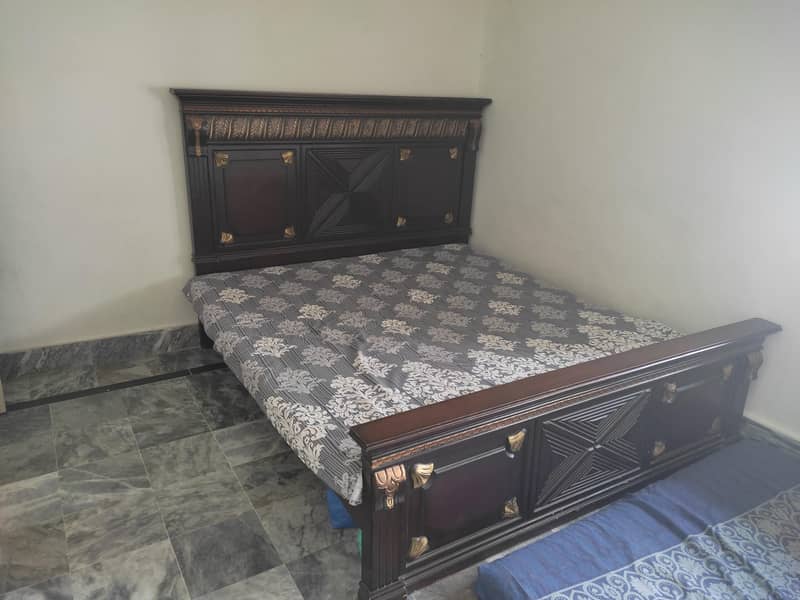 Double Bed 0