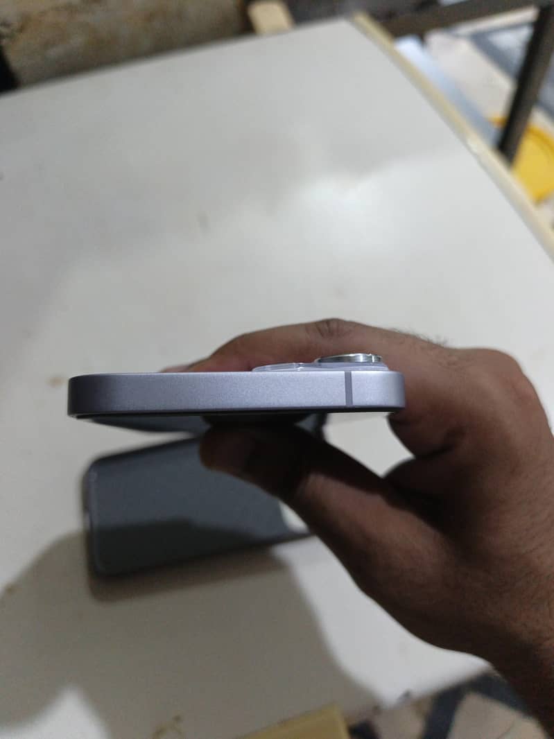 Apple iPhone 14 2