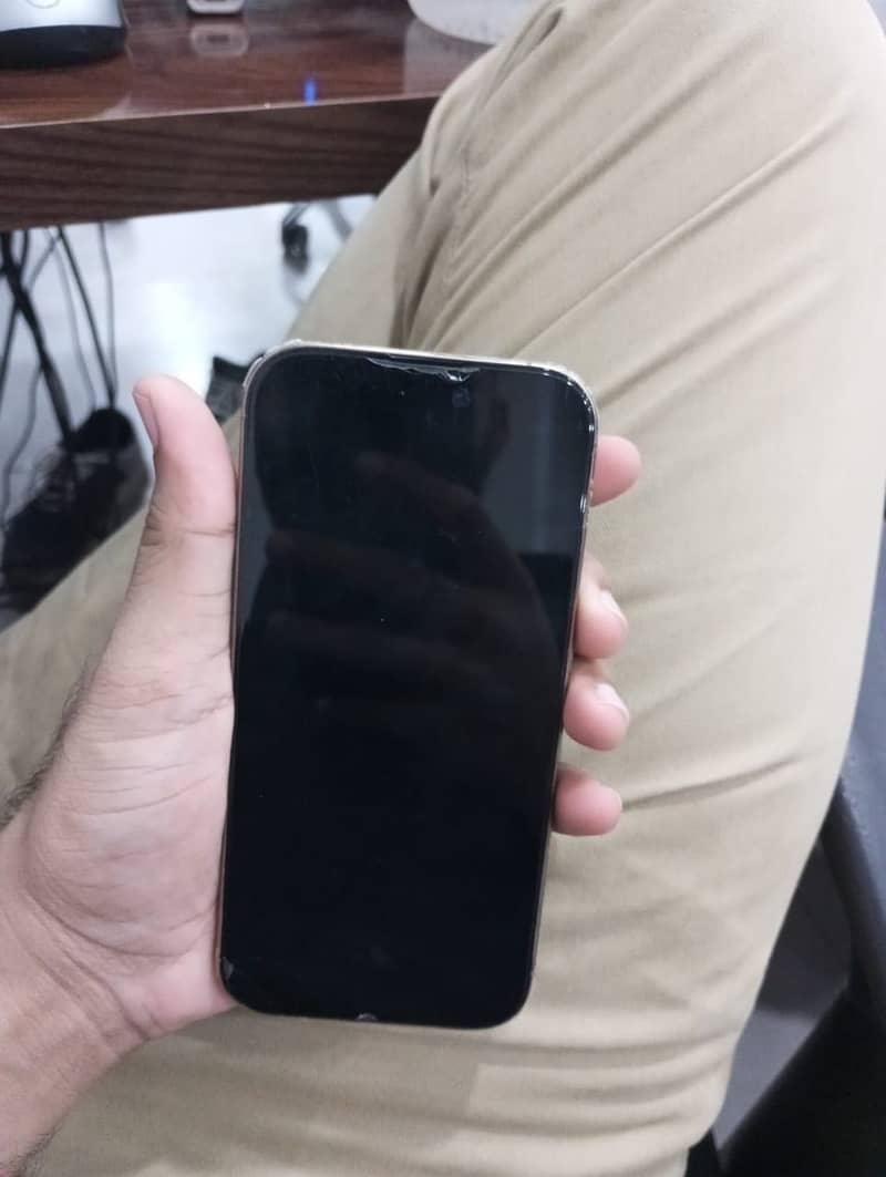 Apple iPhone 16 Pro 6