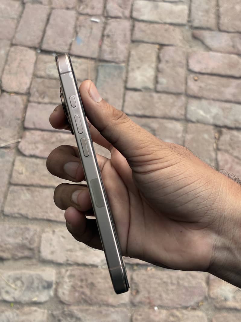iPhone 16pro 1