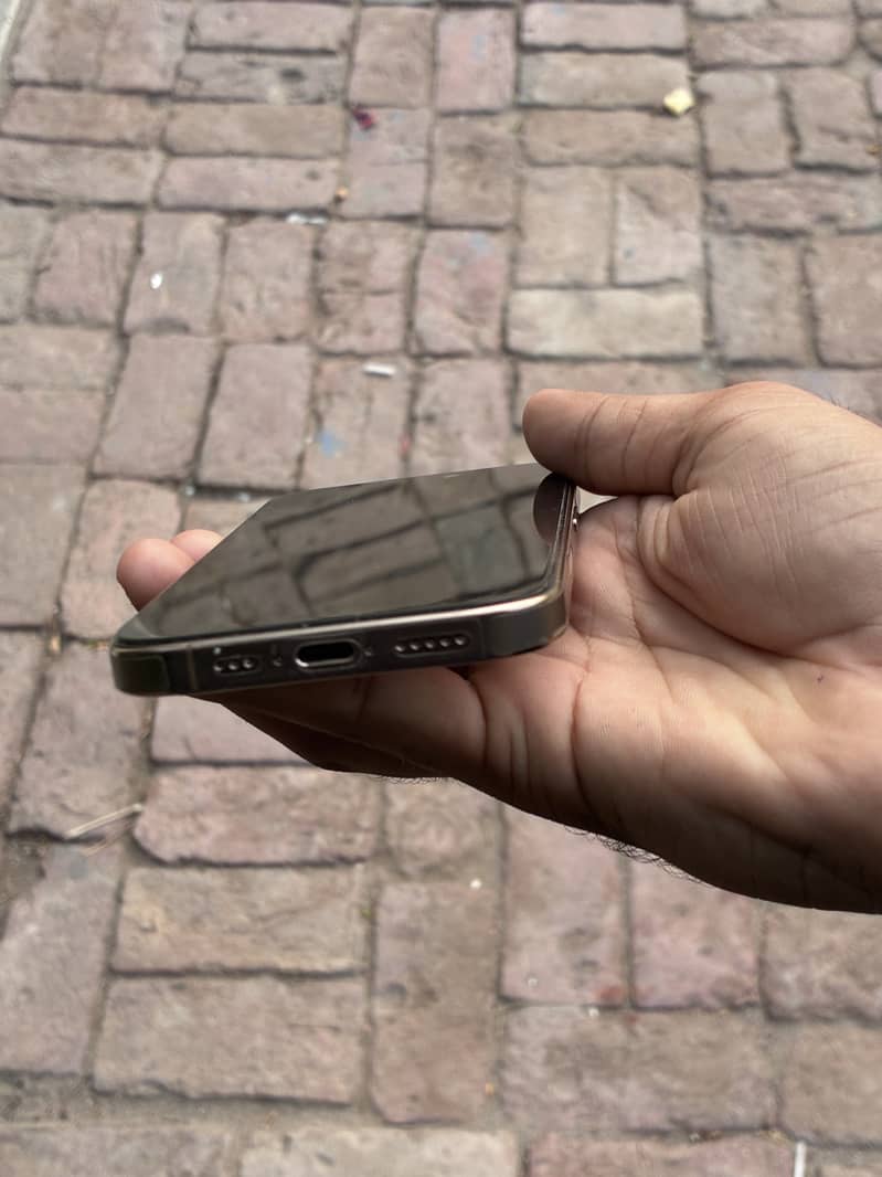 iPhone 16pro 2