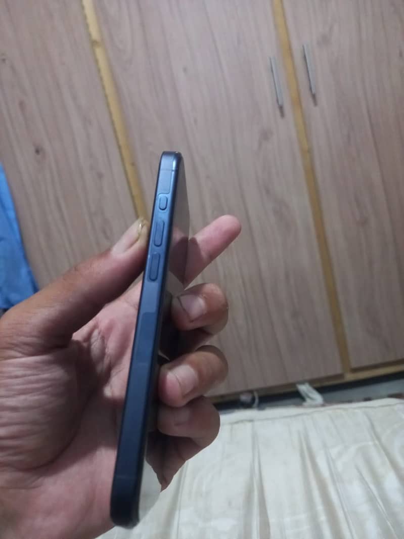 Apple iPhone 15 Pro 3