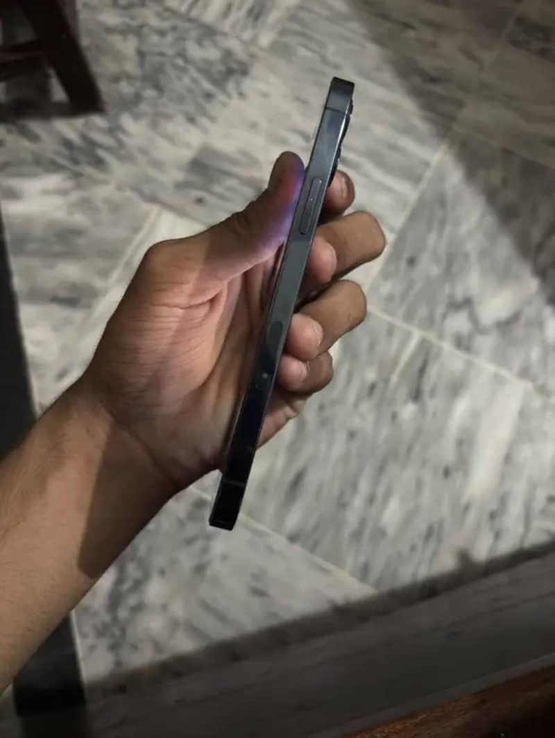 Apple iPhone 12 Pro 2