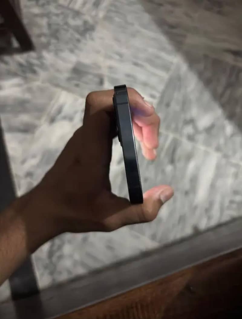 Apple iPhone 12 Pro 4