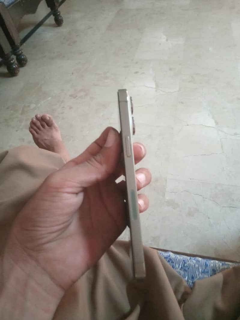 Apple iPhone 14 Pro Max 8