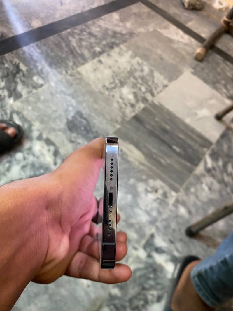 Apple iPhone 13 Pro Max 4