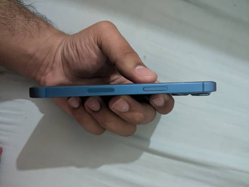 Apple iPhone 13 3