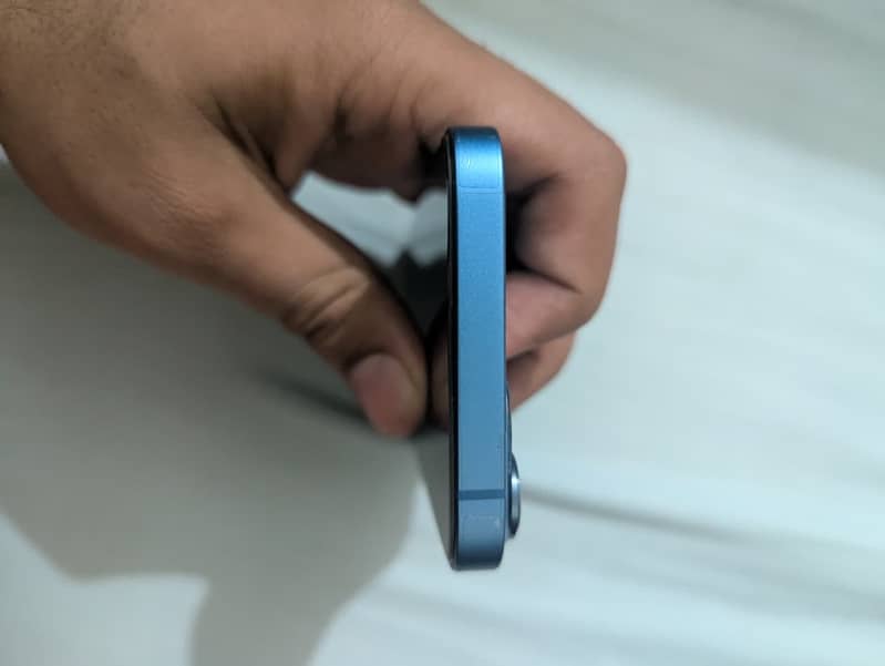 Apple iPhone 13 4