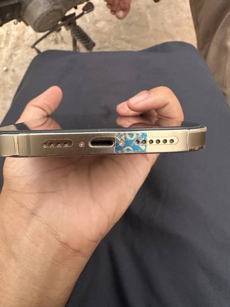 Apple iPhone 14 Pro Max 4