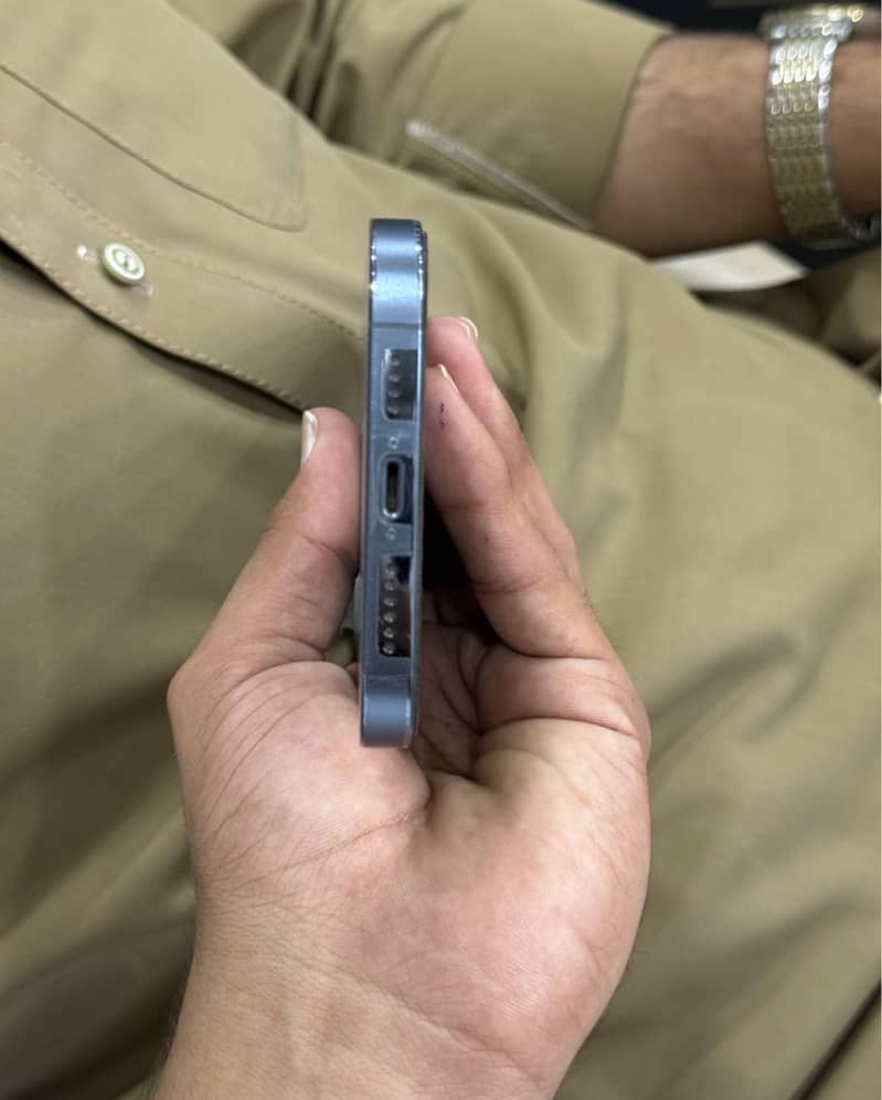 Apple iPhone 13 Pro Max 0
