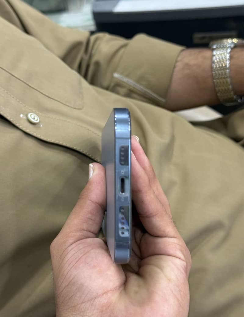 Apple iPhone 13 Pro Max 4