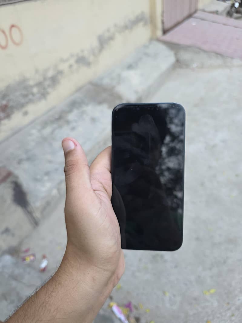 Apple iPhone 13 1