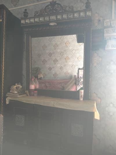 Dressing table