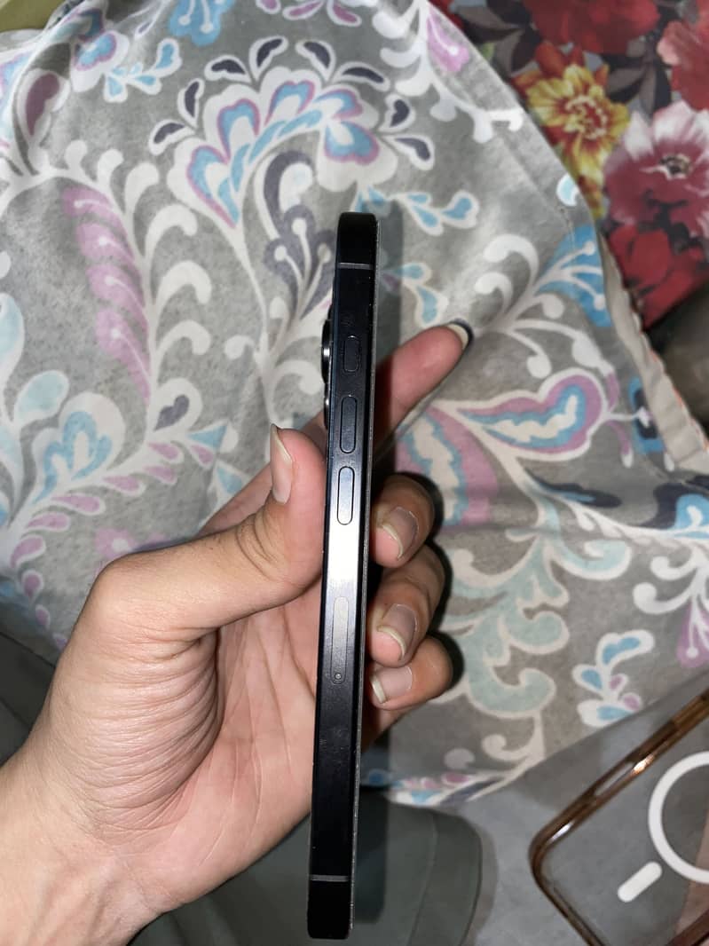 Iphone 16 pro 3