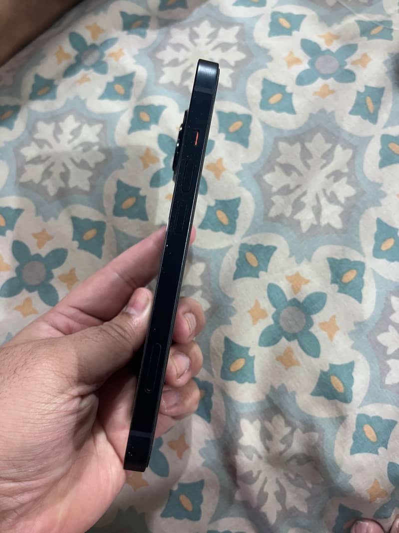 Apple iPhone 13 3