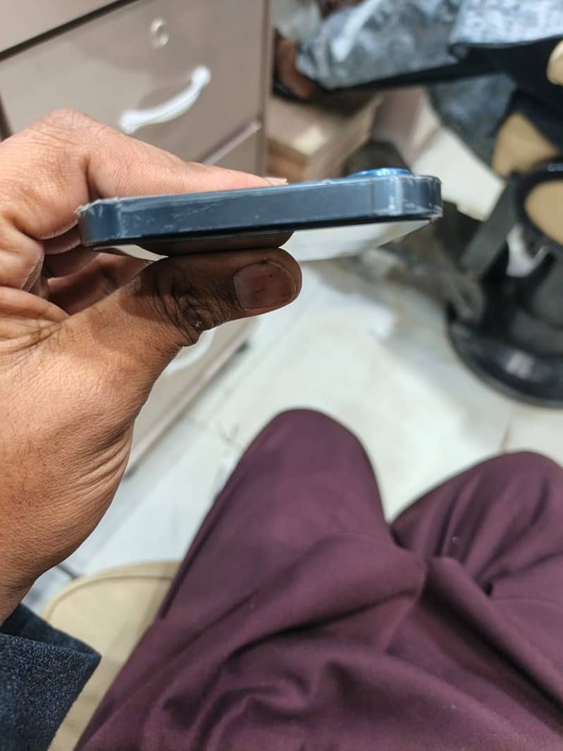 Apple iPhone 12 Pro 4
