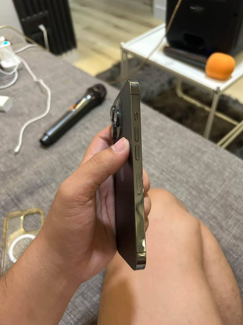 Apple iPhone 13 Pro 1