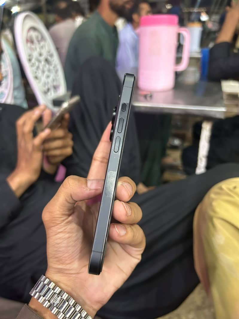 Apple iPhone 15 Pro 0