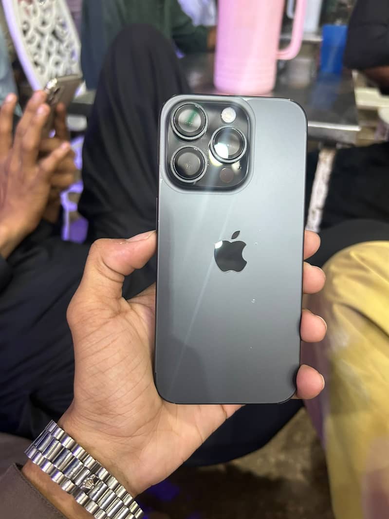 Apple iPhone 15 Pro 3