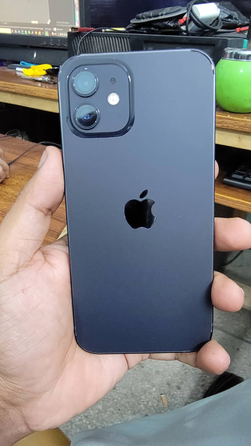 Apple iPhone 12 1