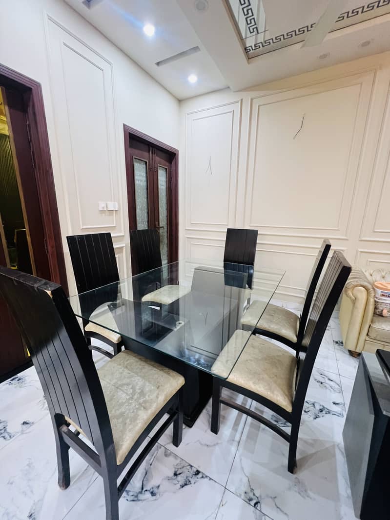 Dining Table 0