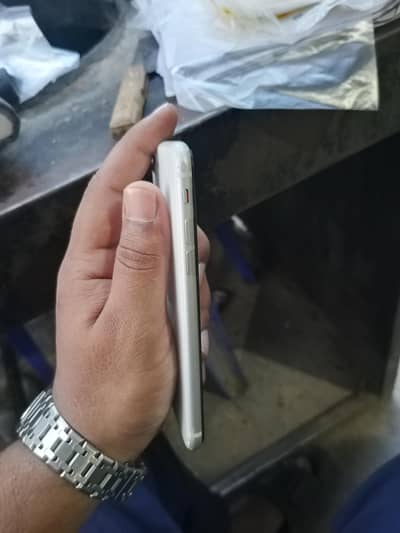 Apple iPhone SE