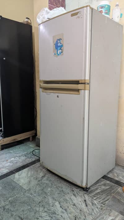 Dawlance Fridge urgent sale | medium size fridge
