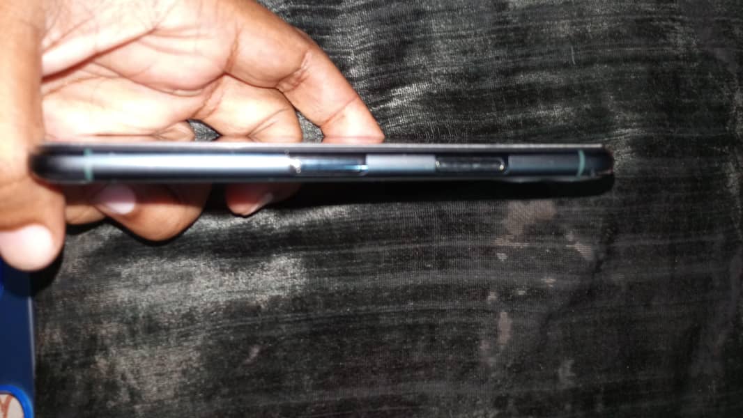 Apple iPhone 11 Pro Max 3