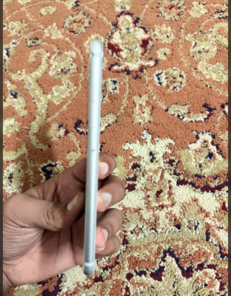 Apple iPhone 8 Plus 0