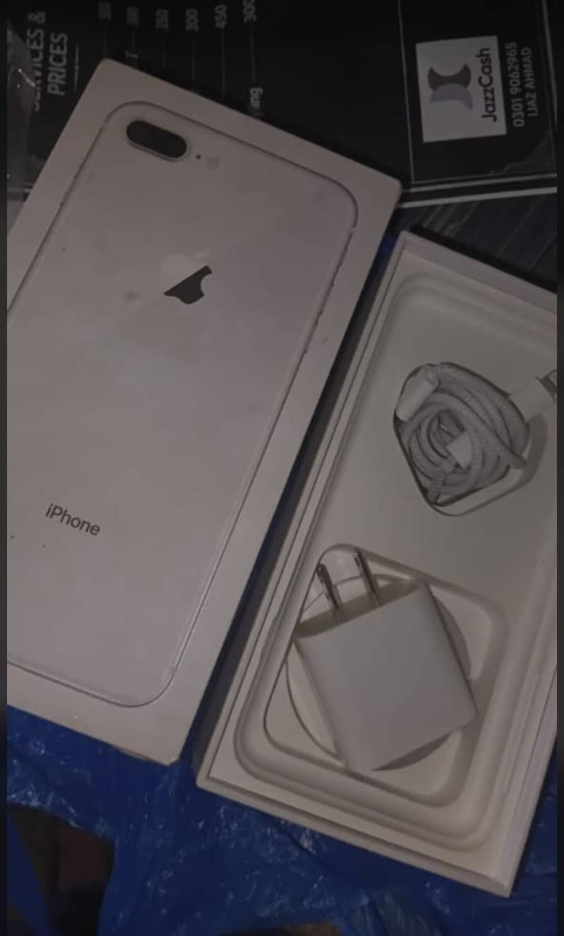 Apple iPhone 8 Plus 2