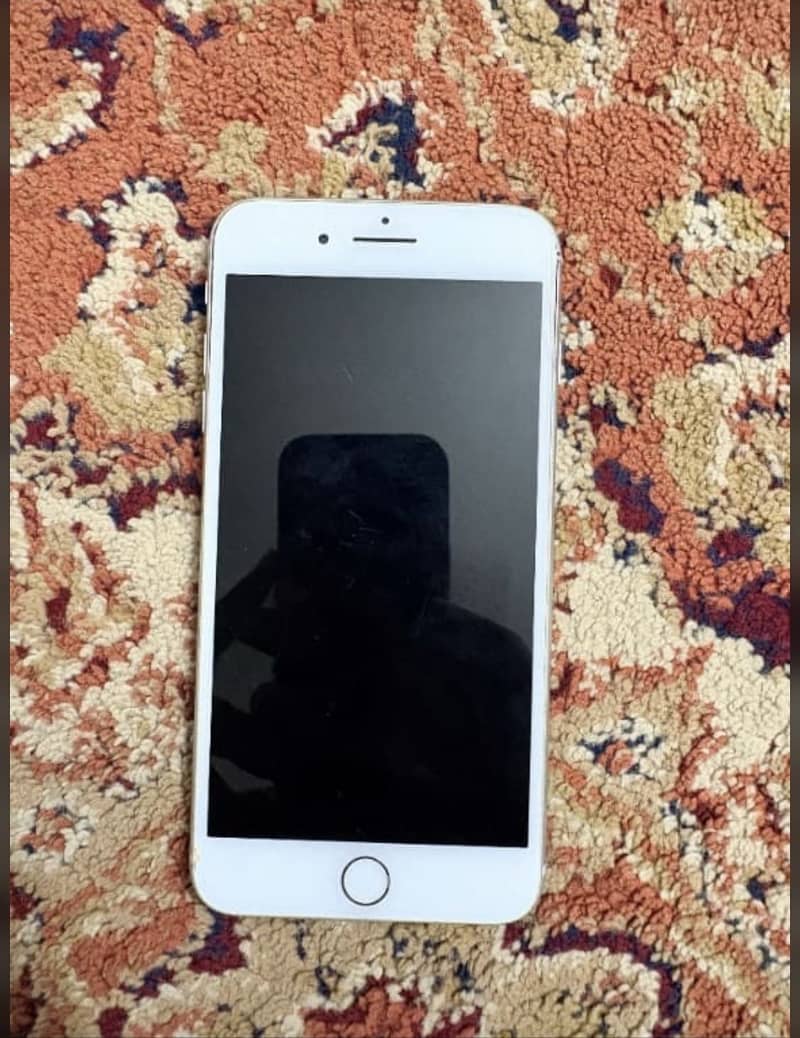 Apple iPhone 8 Plus 3