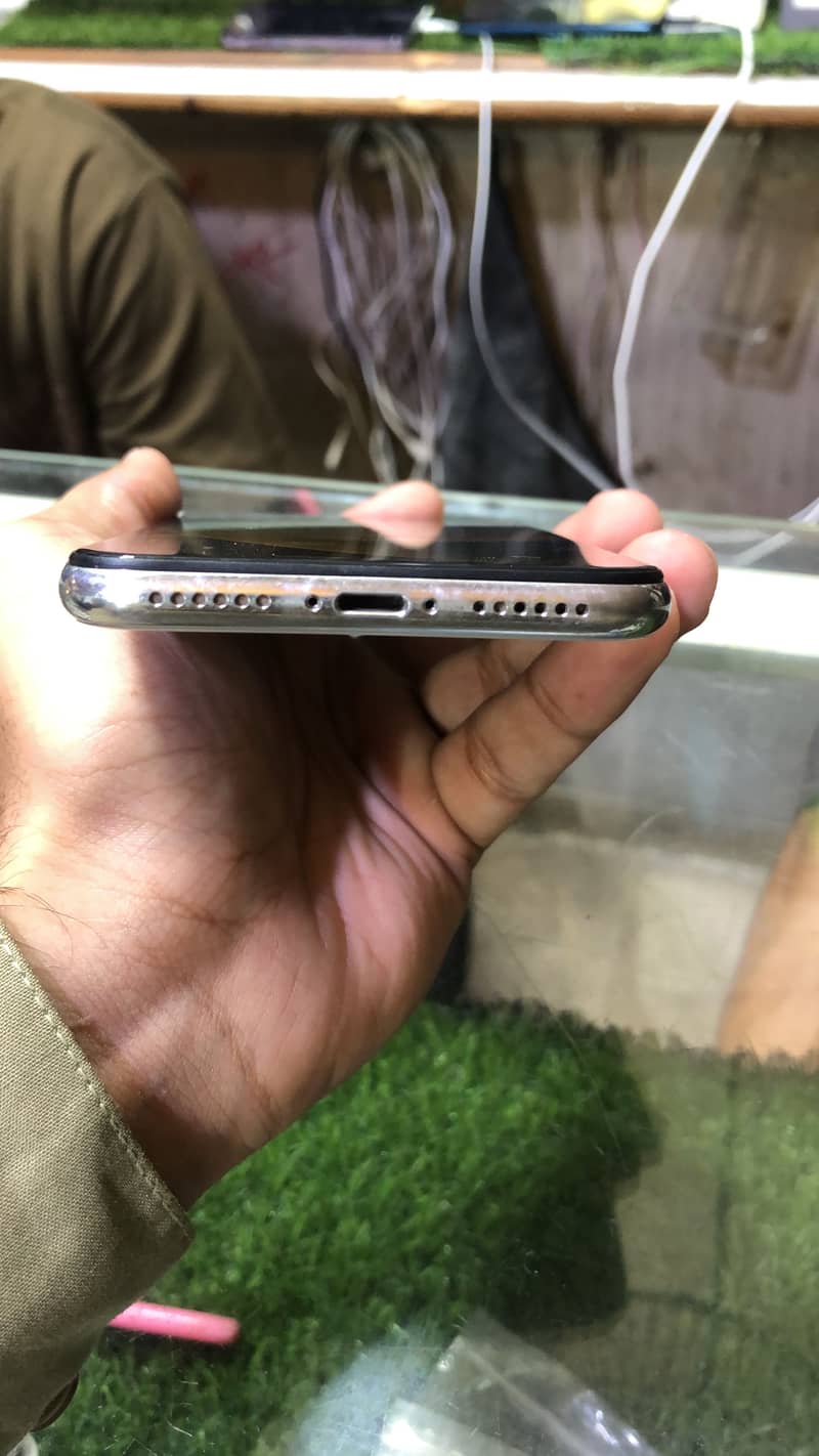 Apple iPhone X 0