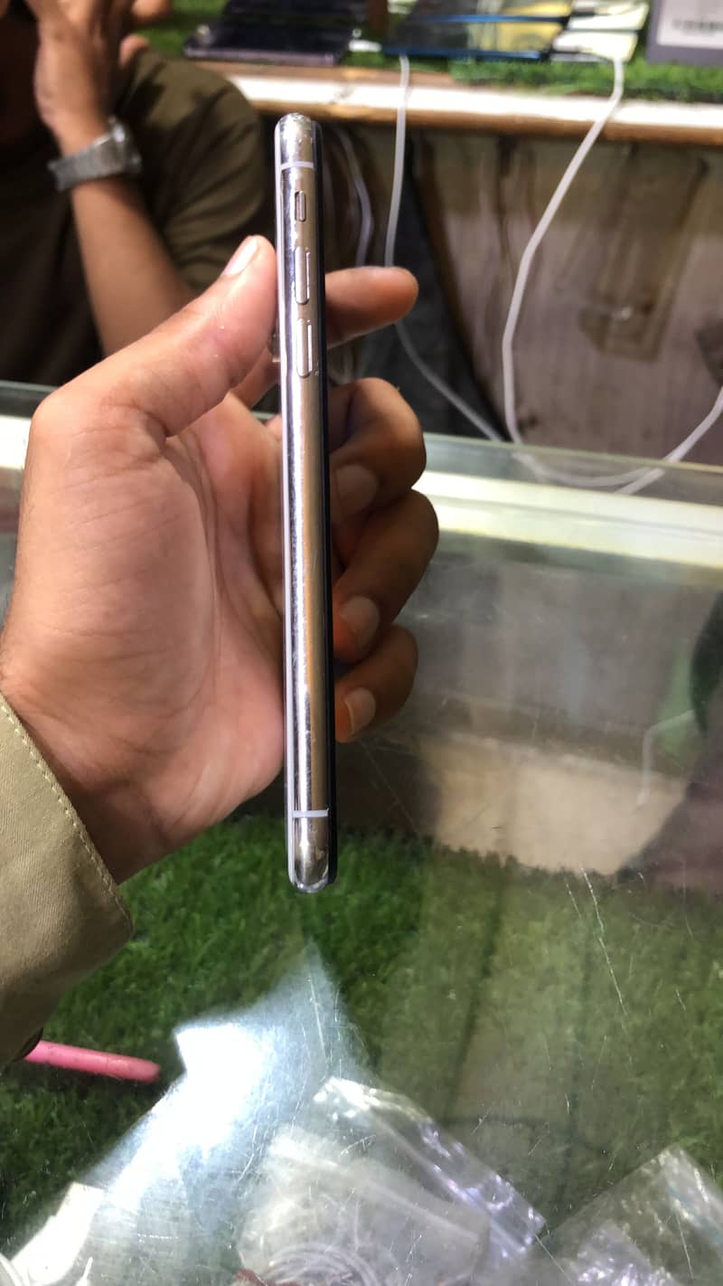 Apple iPhone X 1
